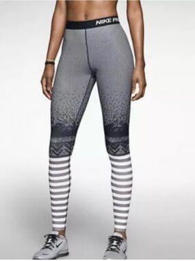 Nike Gray Black Patterned Leggings